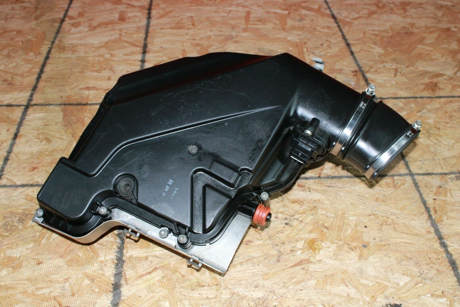 BMW E70 X5 X6 50i Engine Motor Left Air Intake Muffler Cleaner Box 1-4 Oem