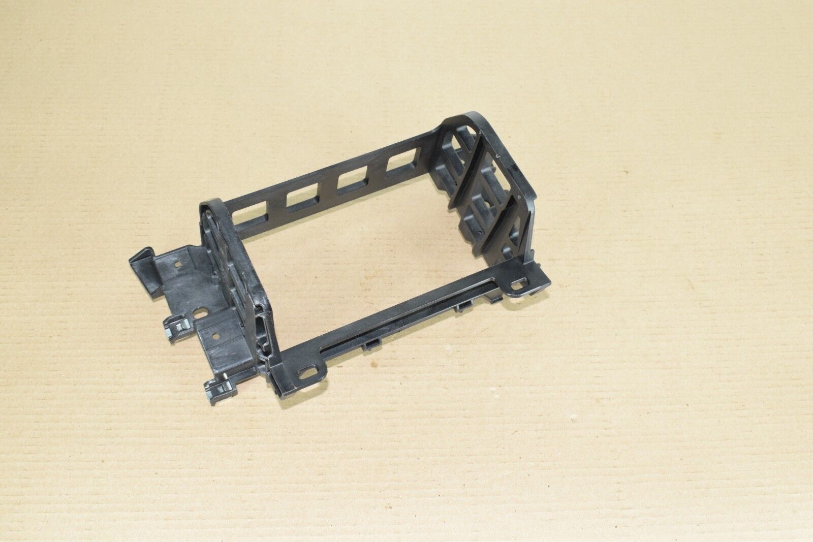 BMW F01 F02 CENTER DASH NAVIGATION UNIT INSTRUMENTAL PANEL CARRIER BRACKET OEM - Image 4