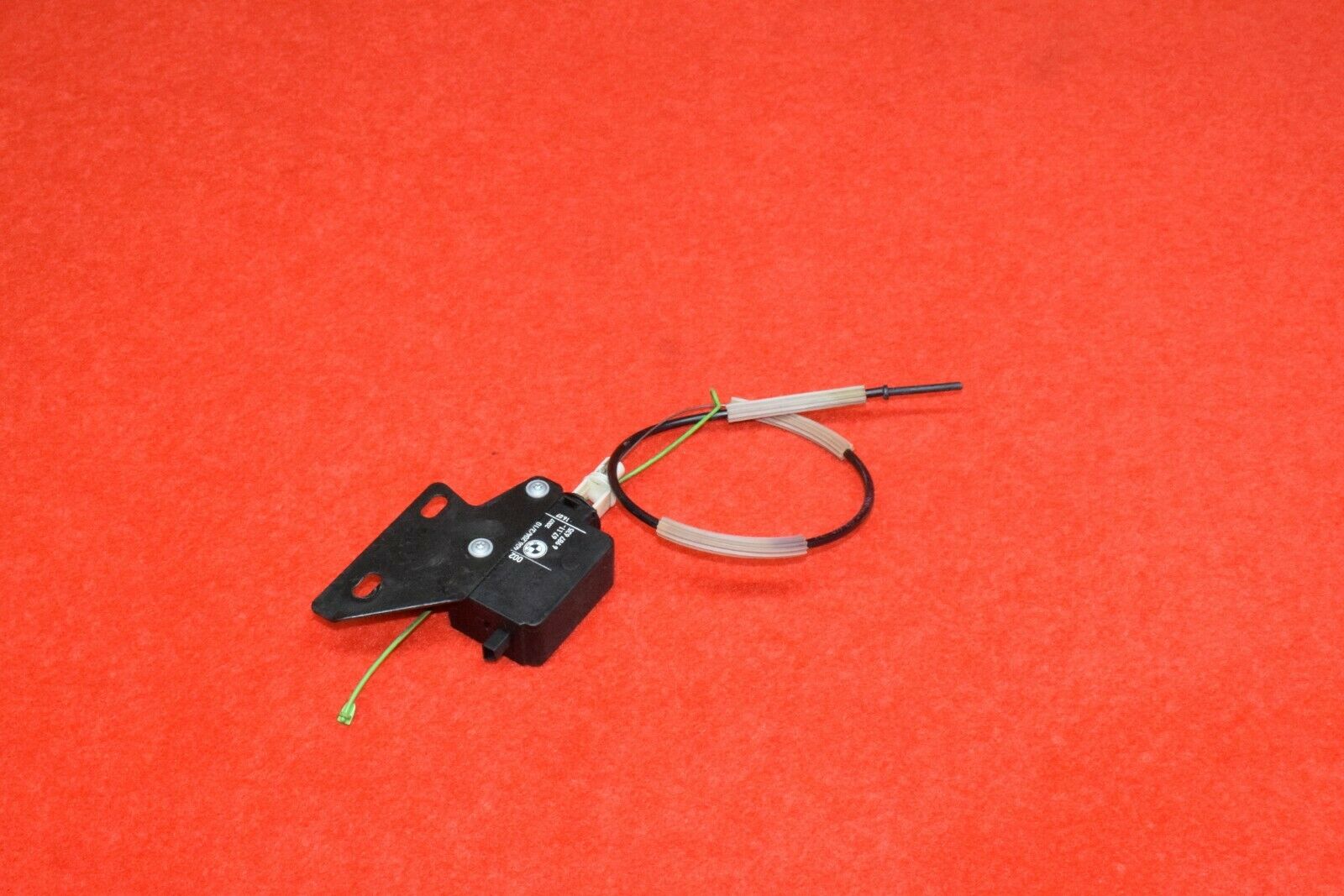 BMW E63 M6 Rear Right Gas Fuel Tank Filler Flap Actuator Lock Unit