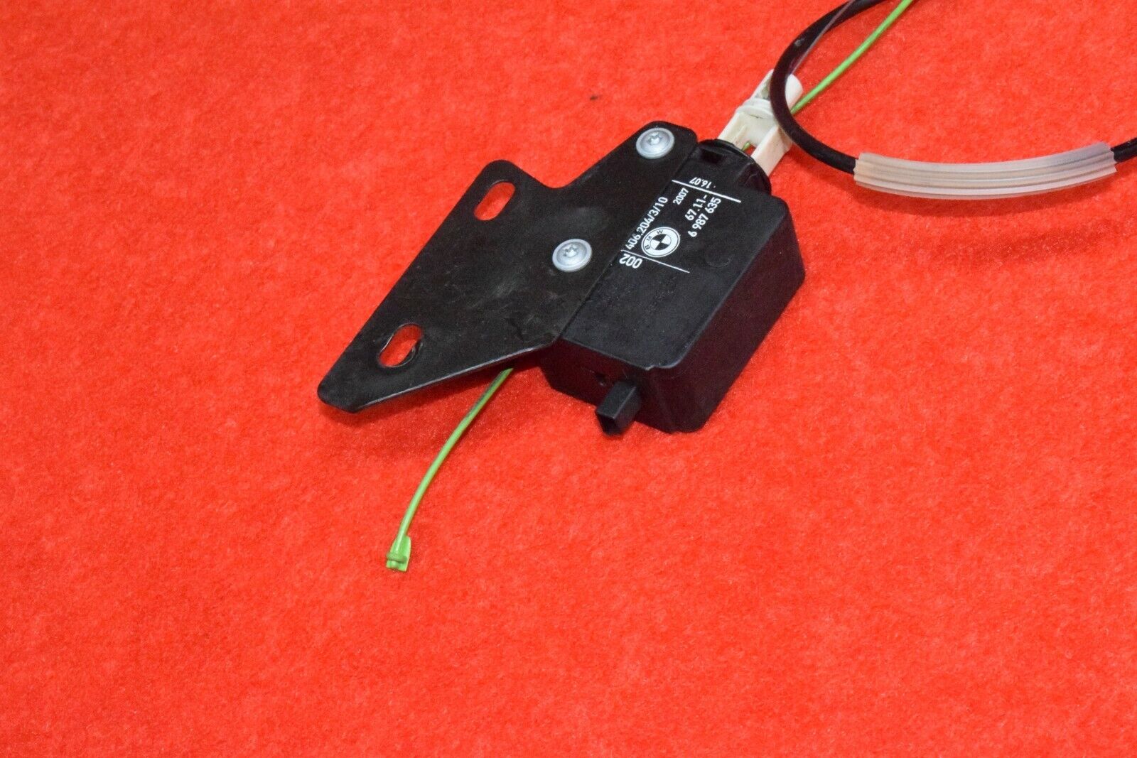 BMW E63 M6 Rear Right Gas Fuel Tank Filler Flap Actuator Lock Unit - Image 4