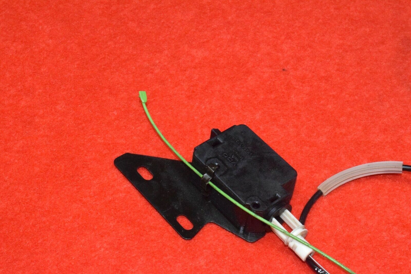 BMW E63 M6 Rear Right Gas Fuel Tank Filler Flap Actuator Lock Unit - Image 7