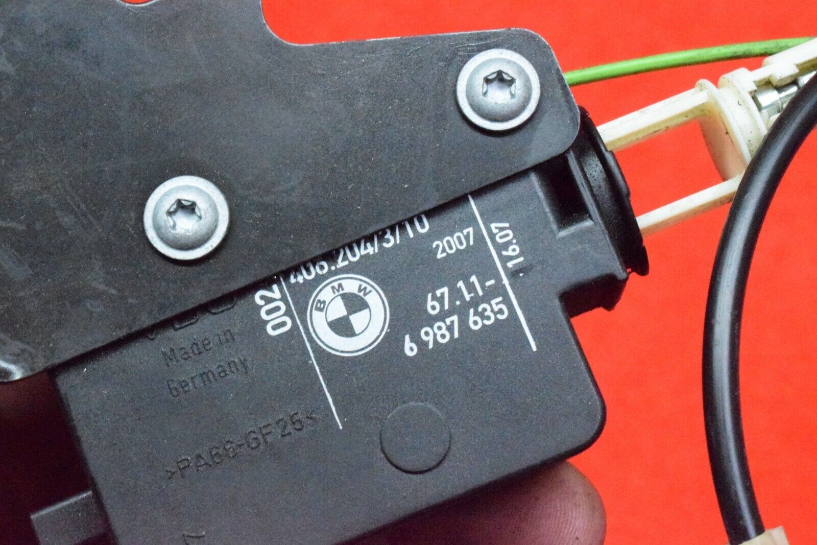 BMW E63 M6 Rear Right Gas Fuel Tank Filler Flap Actuator Lock Unit - Image 9